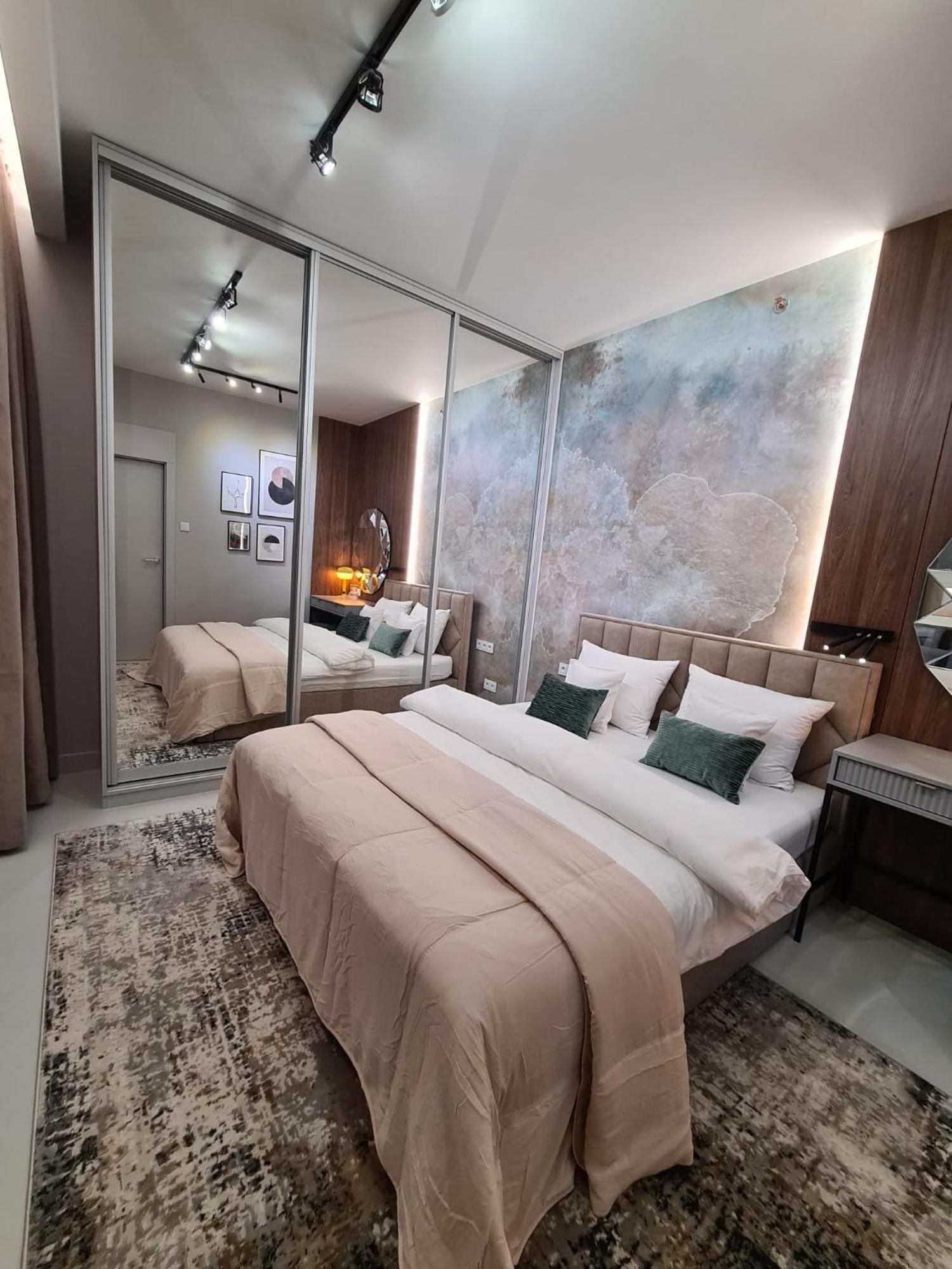 Luksusowy Bliska Wola Saba Apartment